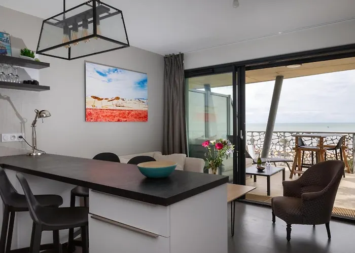 Le Rêve, Les Pieds Dans L'eau, Face à L'ile De Ré