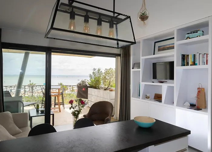 Le Rêve, Les Pieds Dans L'eau, Face à L'ile De Ré *