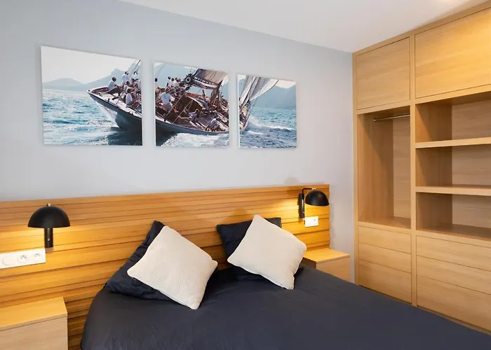 Le Rêve, Les Pieds Dans L'eau, Face à L'ile De Ré