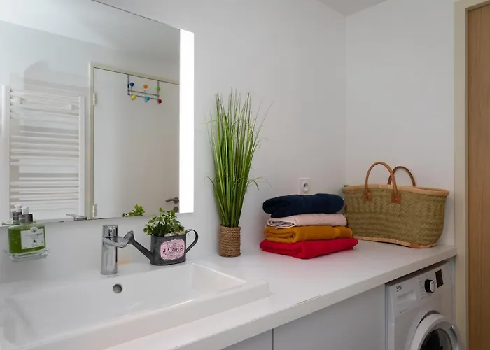 Le Rêve, Les Pieds Dans L'eau, Face à L'ile De Ré * La Tranche-sur-Mer